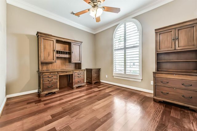 310 Del Monte Drive, Friendswood, TX 77546