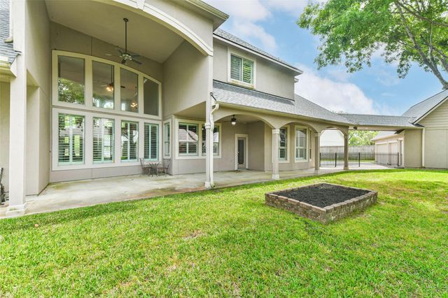 310 Del Monte Drive, Friendswood, TX 77546