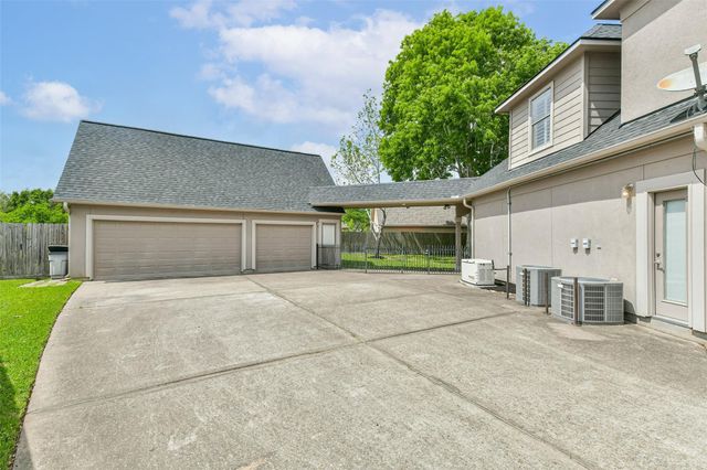 310 Del Monte Drive, Friendswood, TX 77546