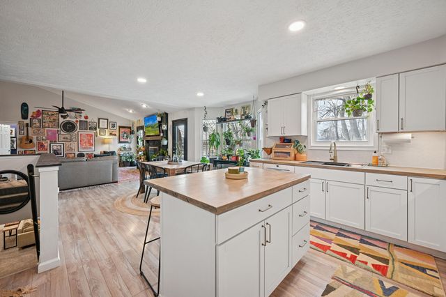 210 Meadow Creek Drive, Florence, KY 41042