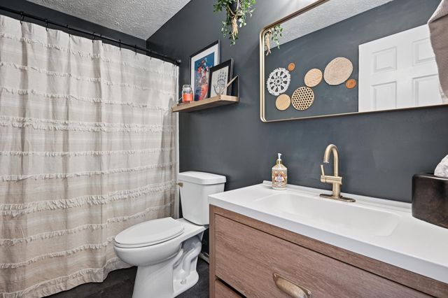 210 Meadow Creek Drive, Florence, KY 41042