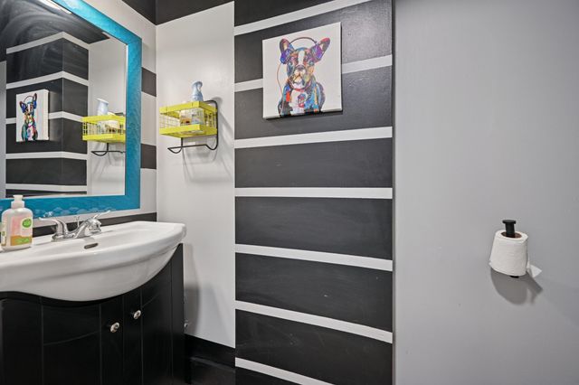 210 Meadow Creek Drive, Florence, KY 41042