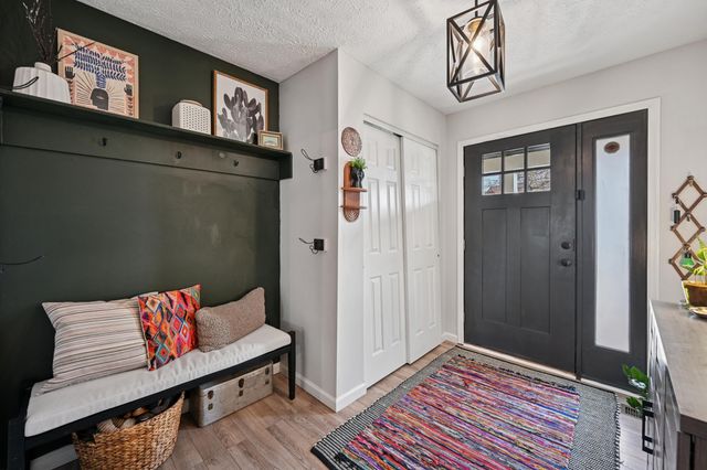 210 Meadow Creek Drive, Florence, KY 41042