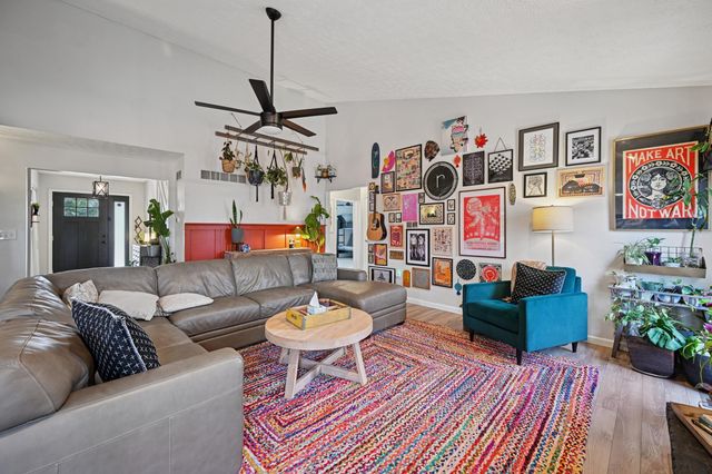 210 Meadow Creek Drive, Florence, KY 41042