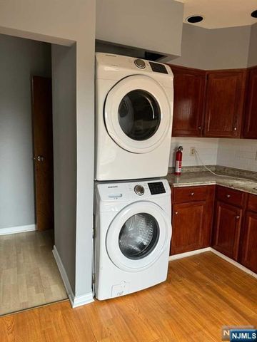 236 E Palisades Boulevard, Palisades Park, NJ 07650