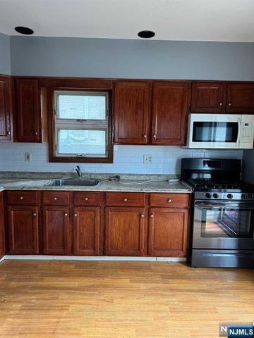 236 E Palisades Boulevard, Palisades Park, NJ 07650