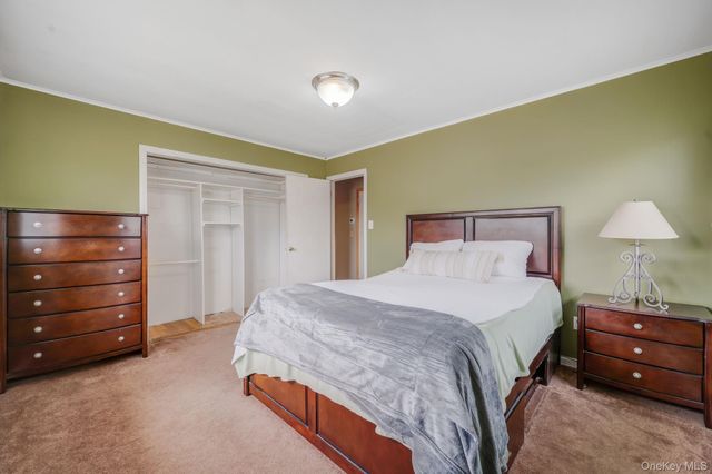 3 Layton Avenue, Hicksville, NY 11801