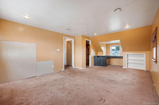 3 Layton Avenue, Hicksville, NY 11801