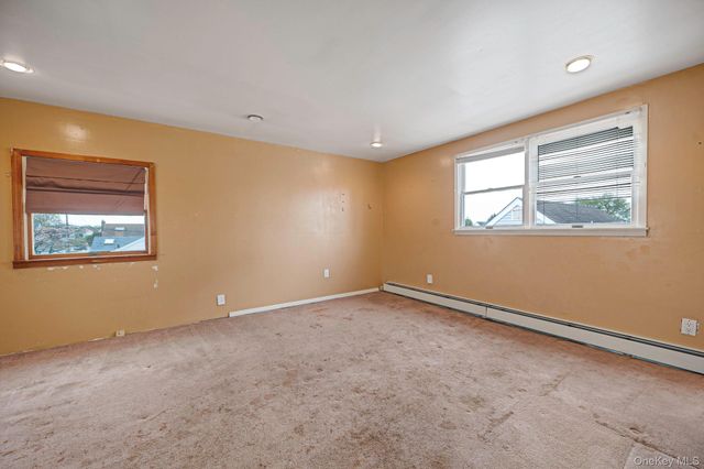 3 Layton Avenue, Hicksville, NY 11801