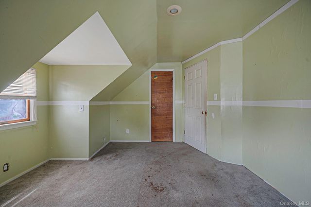 3 Layton Avenue, Hicksville, NY 11801