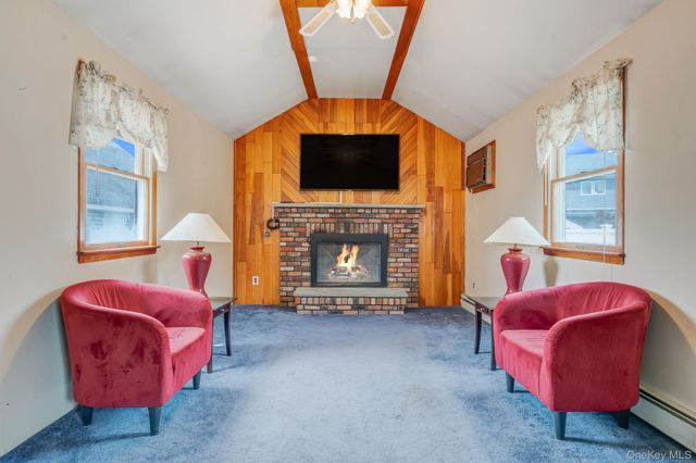 3 Layton Avenue, Hicksville, NY 11801