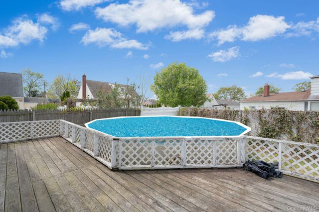 3 Layton Avenue, Hicksville, NY 11801