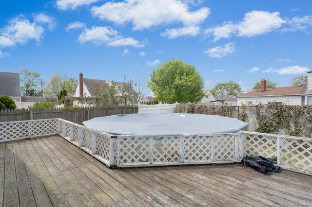 3 Layton Avenue, Hicksville, NY 11801