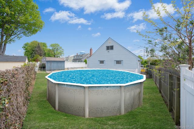 3 Layton Avenue, Hicksville, NY 11801