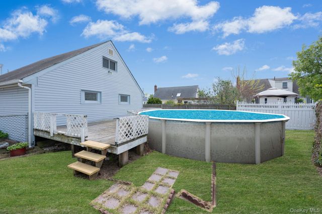 3 Layton Avenue, Hicksville, NY 11801