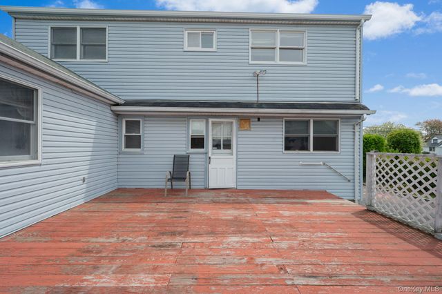 3 Layton Avenue, Hicksville, NY 11801