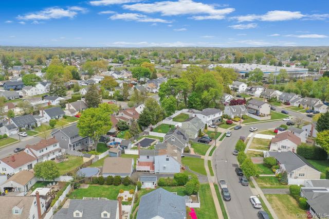 3 Layton Avenue, Hicksville, NY 11801