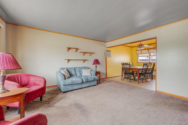 3 Layton Avenue, Hicksville, NY 11801