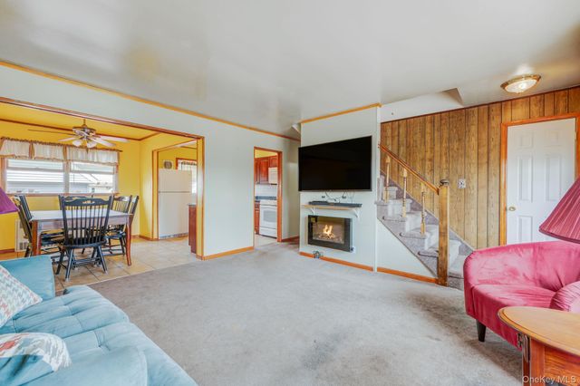 3 Layton Avenue, Hicksville, NY 11801