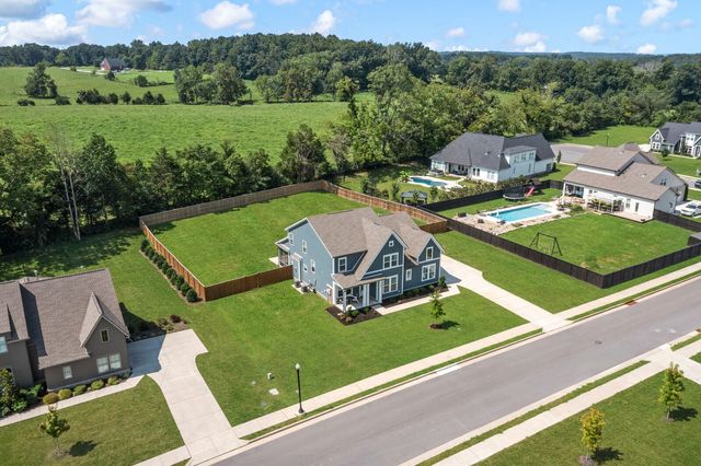 7219 Adenborough Dr, Fairview, TN 37062