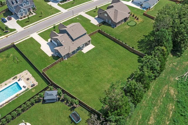 7219 Adenborough Dr, Fairview, TN 37062