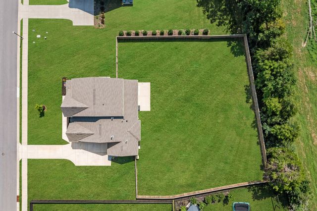 7219 Adenborough Dr, Fairview, TN 37062
