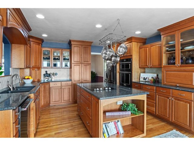 10402 E Pinewood Dr, Parker, CO 80138