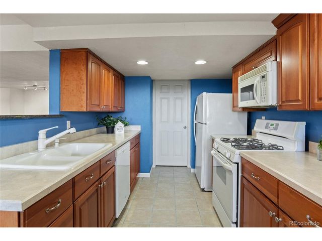 10402 E Pinewood Dr, Parker, CO 80138