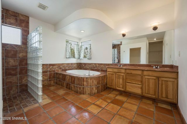 5090 Chiricahua Trail, Las Cruces, NM 88012