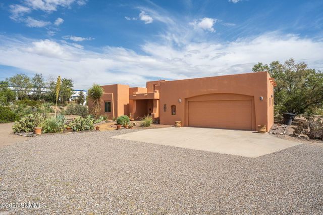 5090 Chiricahua Trail, Las Cruces, NM 88012