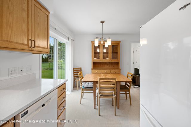 410 Julian Avenue, Lansing, MI 48917