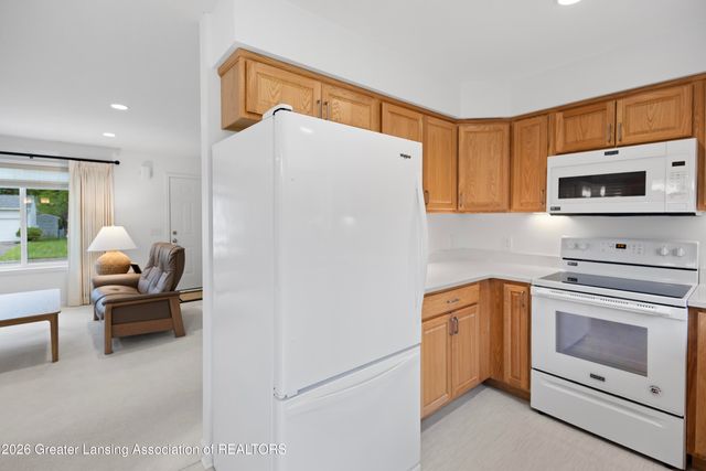 410 Julian Avenue, Lansing, MI 48917