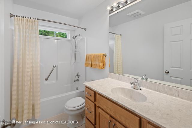 410 Julian Avenue, Lansing, MI 48917