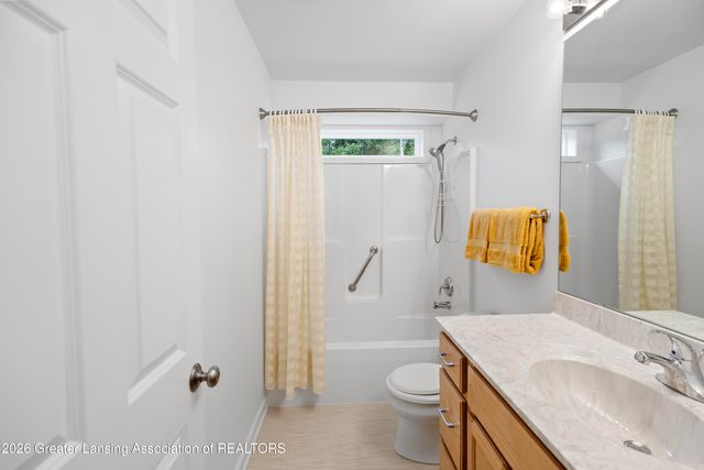 410 Julian Avenue, Lansing, MI 48917