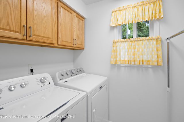 410 Julian Avenue, Lansing, MI 48917