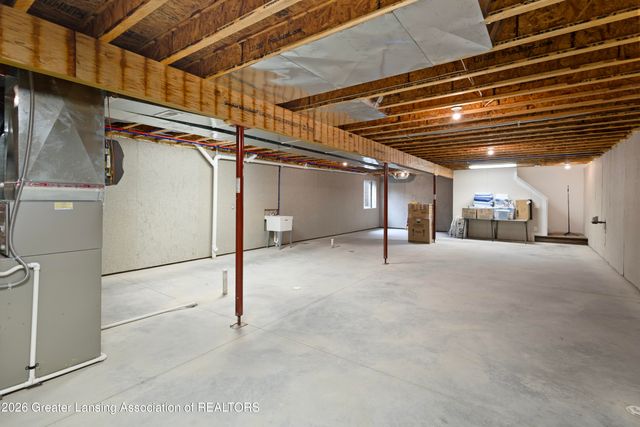 410 Julian Avenue, Lansing, MI 48917