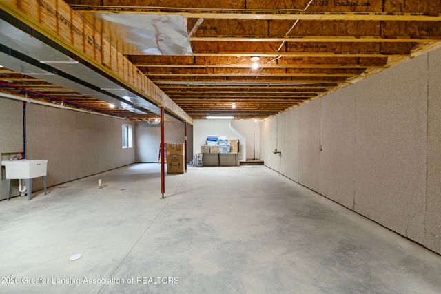 410 Julian Avenue, Lansing, MI 48917