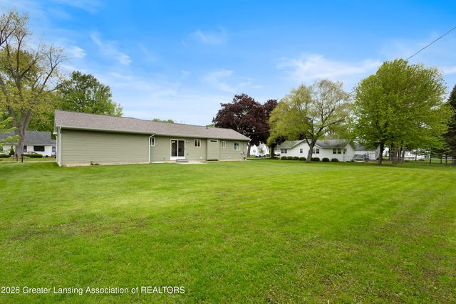 410 Julian Avenue, Lansing, MI 48917