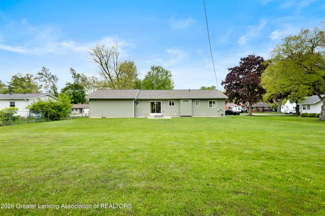 410 Julian Avenue, Lansing, MI 48917