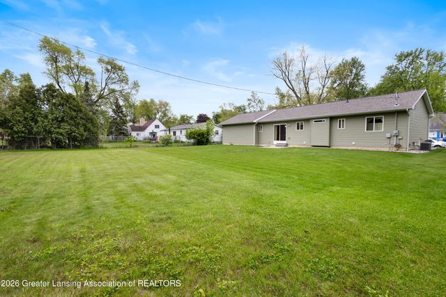 410 Julian Avenue, Lansing, MI 48917