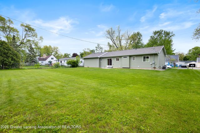 410 Julian Avenue, Lansing, MI 48917