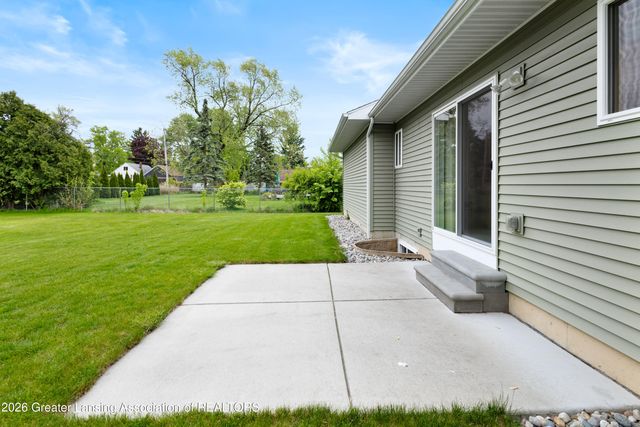 410 Julian Avenue, Lansing, MI 48917