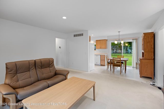 410 Julian Avenue, Lansing, MI 48917