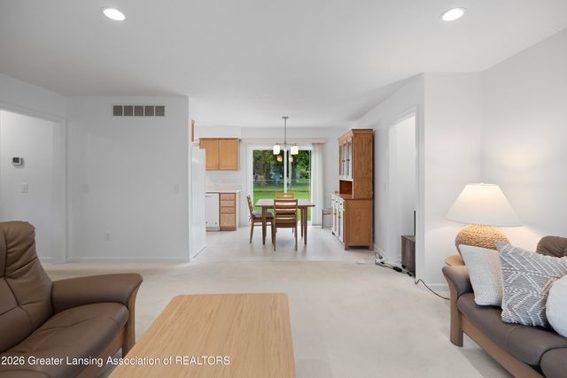 410 Julian Avenue, Lansing, MI 48917