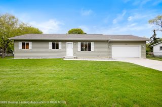 410 Julian Avenue, Lansing, MI 48917