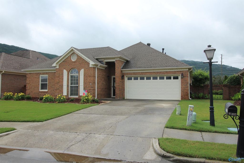 15067 Ashmont Blvd, Huntsville, AL 35803