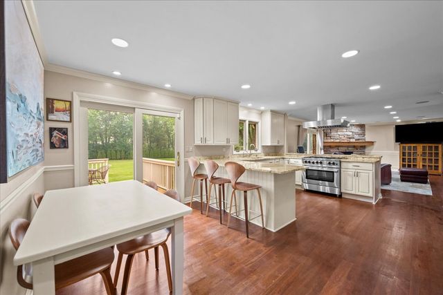 1447 Carol Lane, Deerfield, IL 60015