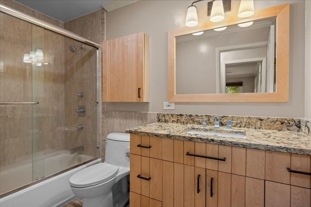 1447 Carol Lane, Deerfield, IL 60015