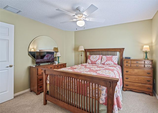 1857 POPPY CIRCLE, The Villages, FL 32162