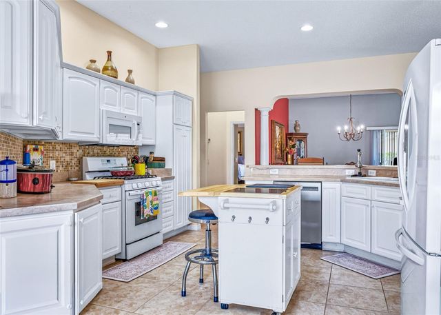 1857 POPPY CIRCLE, The Villages, FL 32162